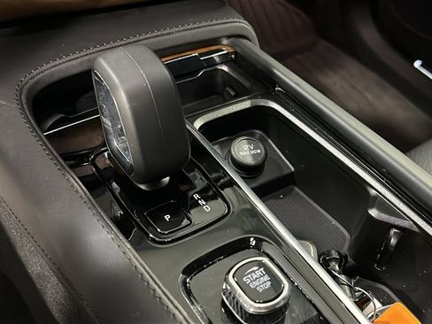 Certified 2024 Volvo XC90 B6 Plus w/ Protection Package Premier AWD/4WD image 18