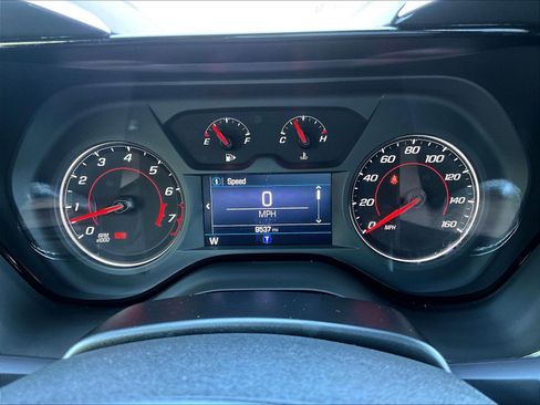 Used 2022 Chevrolet Camaro LT RWD image 12