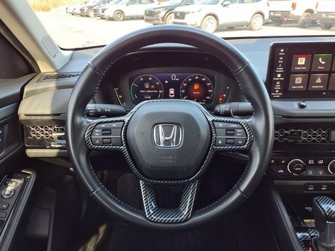 Used 2023 Honda Accord Touring image 14