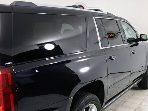 Used 2019 Chevrolet Suburban Premier AWD/4WD image 47