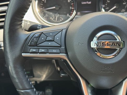Used 2018 Nissan Rogue Sport SL w/ SL Premium Package FWD image 20