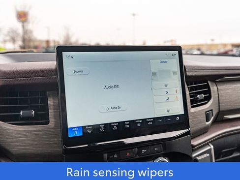 Used 2024 Ford Expedition Limited image 32