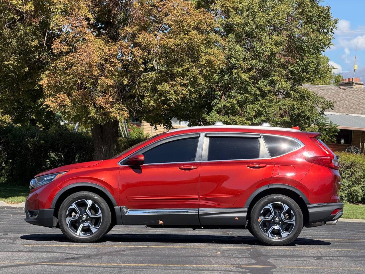 Used 2019 Honda CR-V Touring image 2