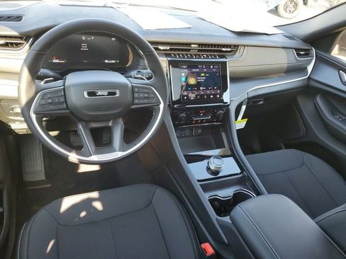 New 2025 Jeep Grand Cherokee Laredo X w/ Luxury Tech Group I image 7