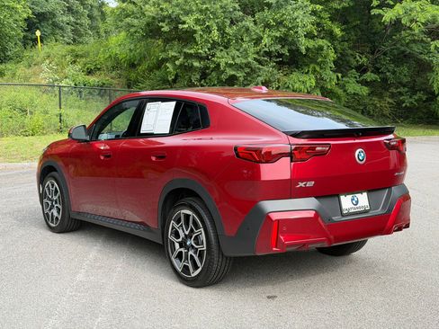Used 2025 BMW X2 xDrive28i w/ Premium Package AWD/4WD image 3