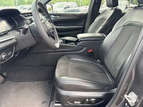 Used 2023 Jeep Grand Cherokee L Laredo AWD/4WD image 19