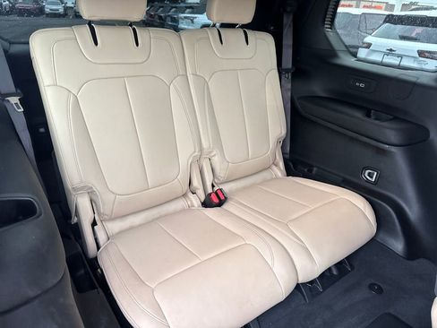 Used 2024 Jeep Grand Cherokee L Limited AWD/4WD image 13