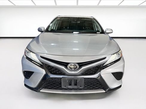 Used 2020 Toyota Camry XSE FWD image 2