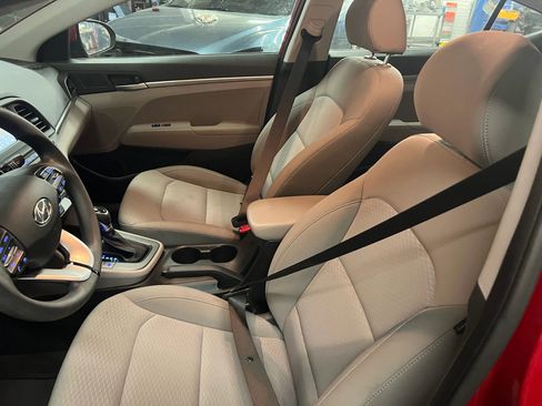 Used 2019 Hyundai Elantra SE FWD image 10