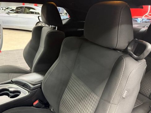 Used 2019 Dodge Challenger R/T RWD image 34