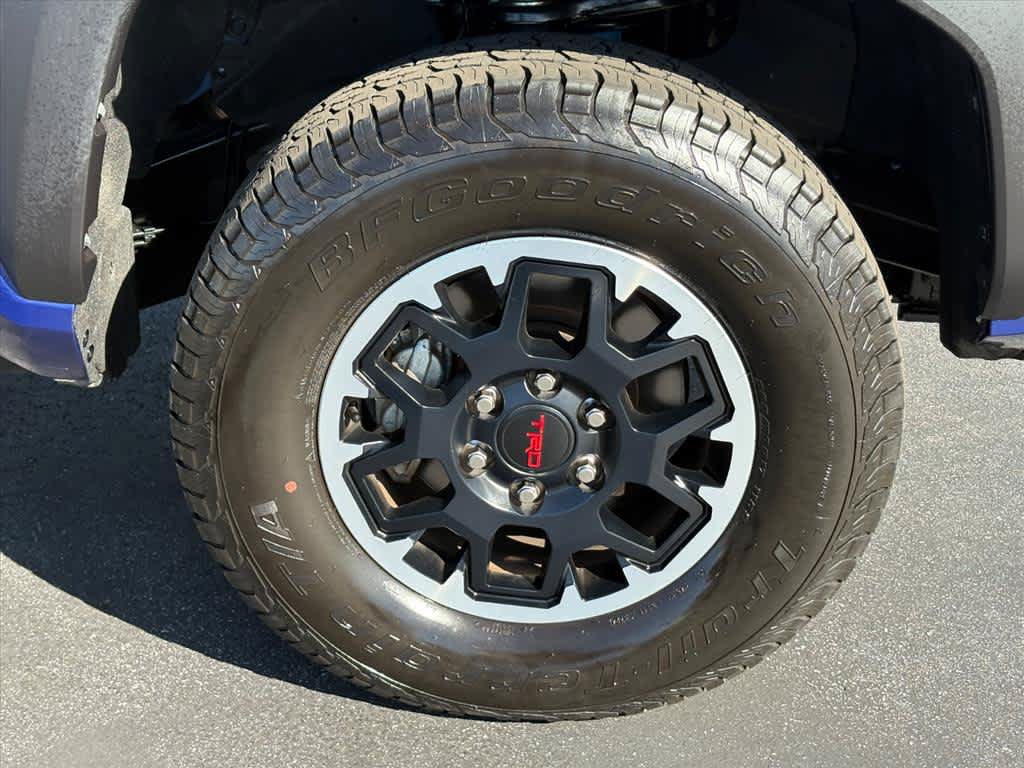 Used 2024 Toyota Tacoma TRD Off-Road w/ TRD Off Road Upgrade Package AWD/4WD image 32