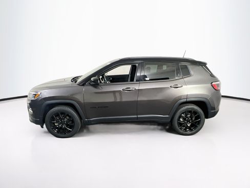 Used 2022 Jeep Compass Latitude w/ Sun and Sound Group AWD/4WD image 8