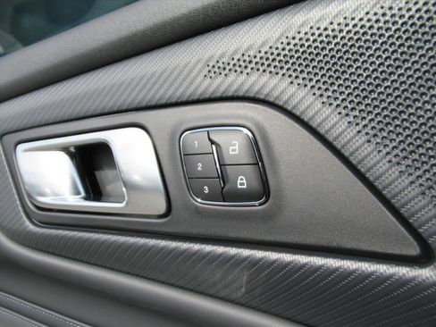 Used 2025 Ford Mustang GT Premium image 27