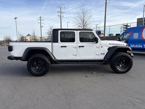 Certified 2024 Jeep Gladiator Mojave w/ Technology Group image 10
