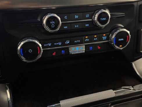Used 2023 Ford F150 Lariat w/ Trailer Tow Package AWD/4WD image 17