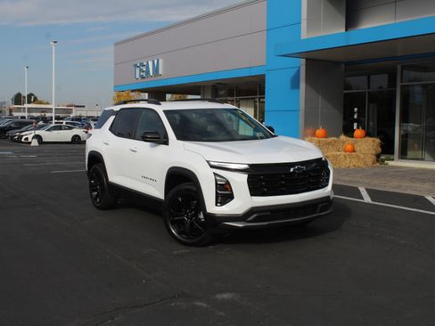 New 2026 Chevrolet Equinox LT w/ Convenience Package II image 2