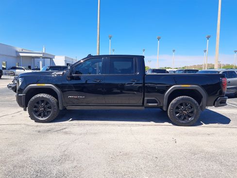 Used 2024 GMC Sierra 2500 AT4 w/ AT4 Premium Plus Package image 4