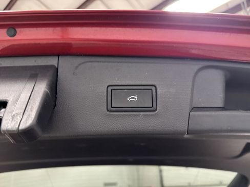 Used 2021 Volkswagen Atlas SE w/ Panoramic Sunroof Package image 16