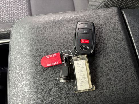 Used 2025 Toyota 4Runner SR5 image 22