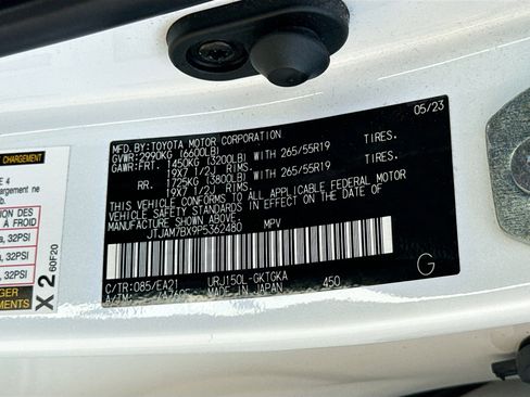 Used 2023 Lexus GX 460 Premium w/ Accessory Package AWD/4WD image 43