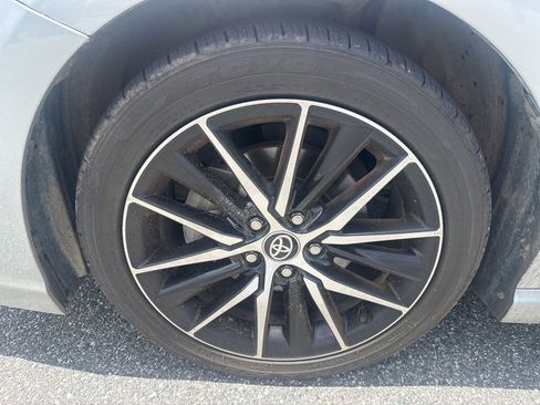 Used 2021 Toyota Camry SE FWD image 11