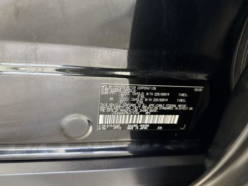 Used 2021 Toyota Venza LE image 37