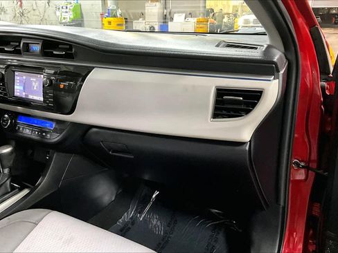 Used 2015 Toyota Corolla LE image 18