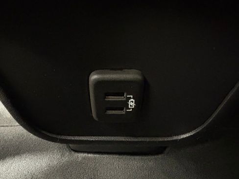 Used 2023 Chevrolet Equinox RS image 42