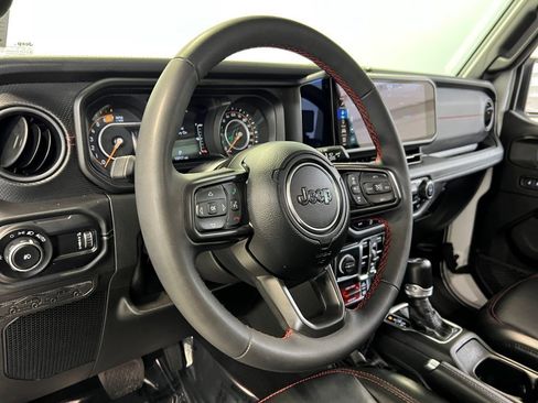 Certified 2024 Jeep Wrangler Unlimited Rubicon image 28