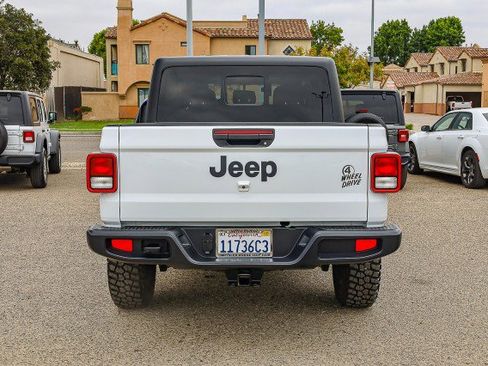 Used 2021 Jeep Gladiator Willys image 5