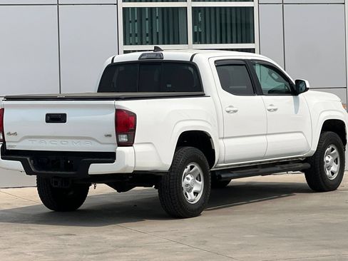 Used 2019 Toyota Tacoma SR w/ SR Convenience Package AWD/4WD image 4