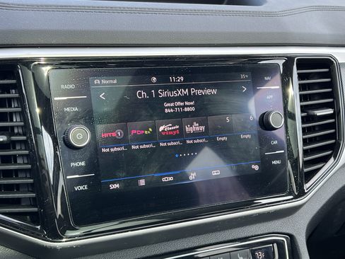 Used 2022 Volkswagen Atlas SEL Premium image 25