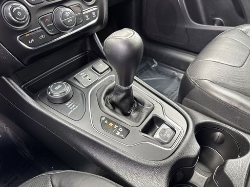 Used 2021 Jeep Cherokee Latitude Lux 80th Anniv w/ Quick Order Package 26U 80TH image 30