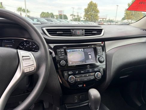 Used 2016 Nissan Rogue SV w/ SV Premium Package AWD/4WD image 22