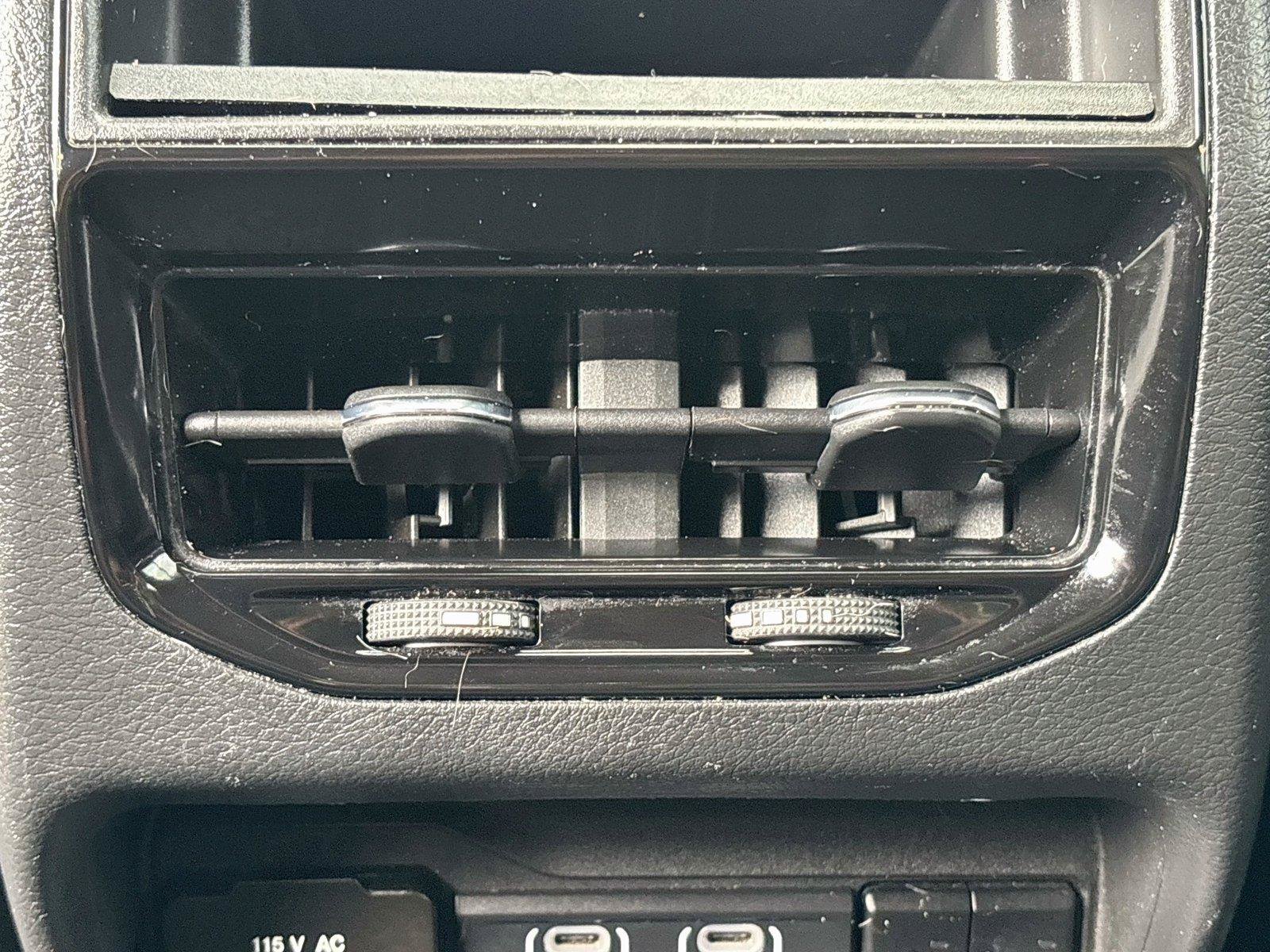 Used 2023 Jeep Grand Cherokee Trailhawk AWD/4WD image 27