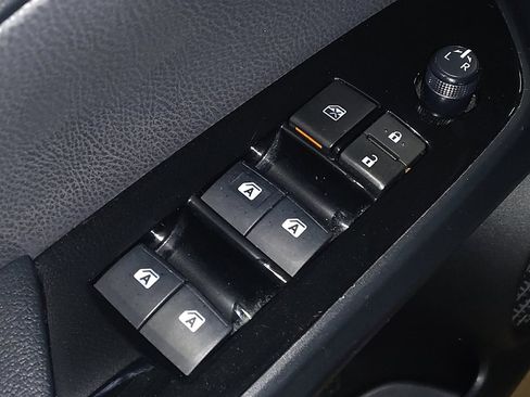 Used 2017 Toyota Prius Four w/ Advanced Technology Package image 27