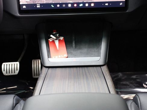 Used 2023 Tesla Model X image 27