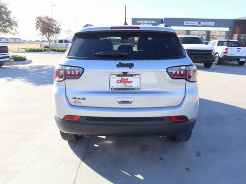 New 2026 Jeep Compass Latitude image 21