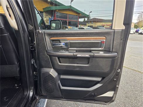 Used 2017 RAM 1500 Laramie w/ Convenience Group image 20