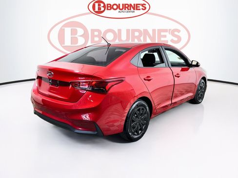 Used 2022 Hyundai Accent SE w/ Cargo Package FWD image 8