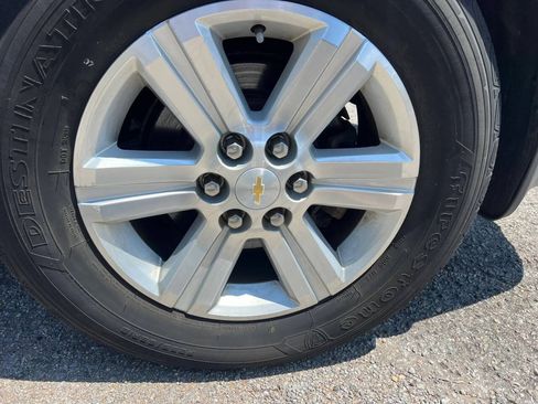 Used 2013 Chevrolet Traverse LT FWD image 21