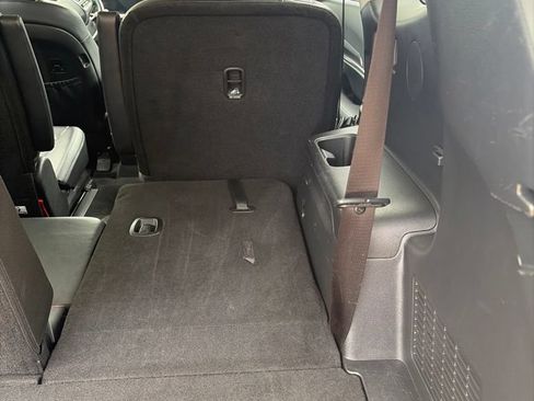 Used 2025 Kia Telluride S FWD image 16
