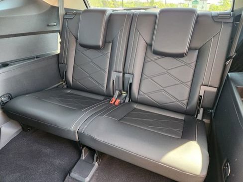 Used 2024 Volkswagen Atlas SE image 13