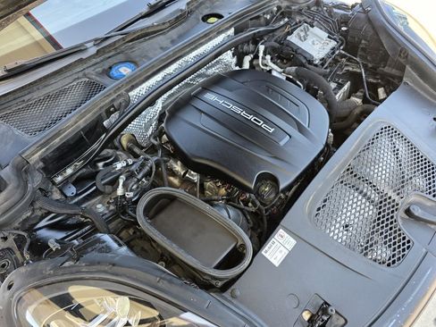 Used 2019 Porsche Macan AWD/4WD image 35