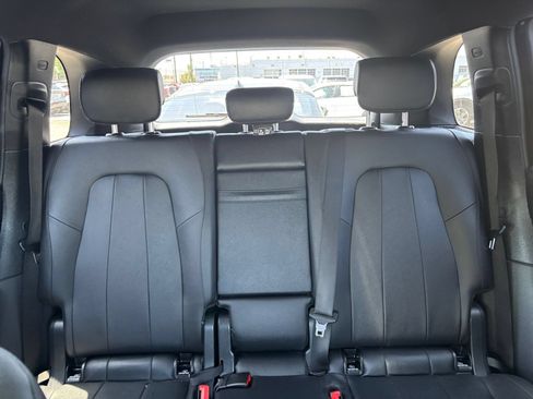 Used 2025 Mercedes-Benz GLB 250 4MATIC image 41