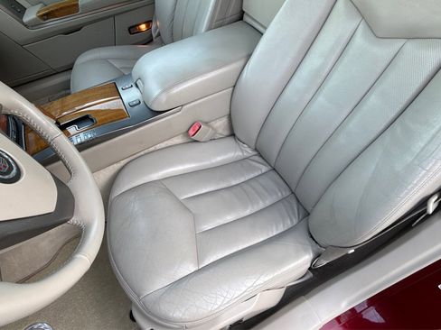 Used 2006 Cadillac XLR image 12