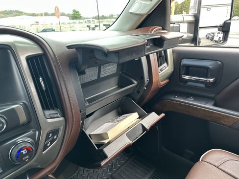 Used 2015 Chevrolet Silverado 3500 High Country w/ Duramax Plus Package image 23