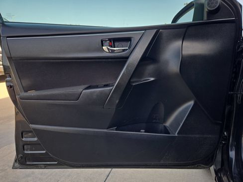 Used 2019 Toyota Corolla LE FWD image 19