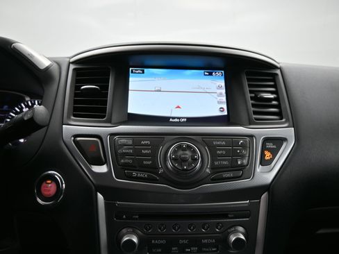 Used 2020 Nissan Pathfinder SL image 12