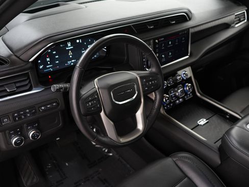 Used 2022 GMC Yukon XL Denali AWD/4WD image 22